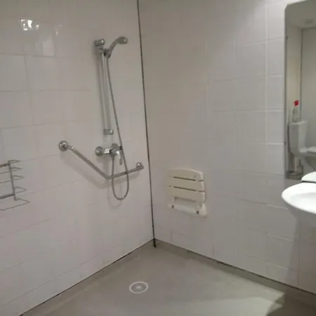 Agreable Familial A Lourdes, Proche Gare 아파트 *